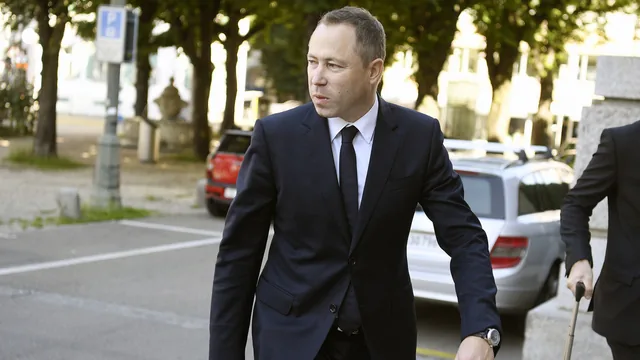 Weltwoche-Vize-CR Philipp Gut vor dem Bezirksgericht Zürich; Archivfoto von Keystone/Walter Bieri
